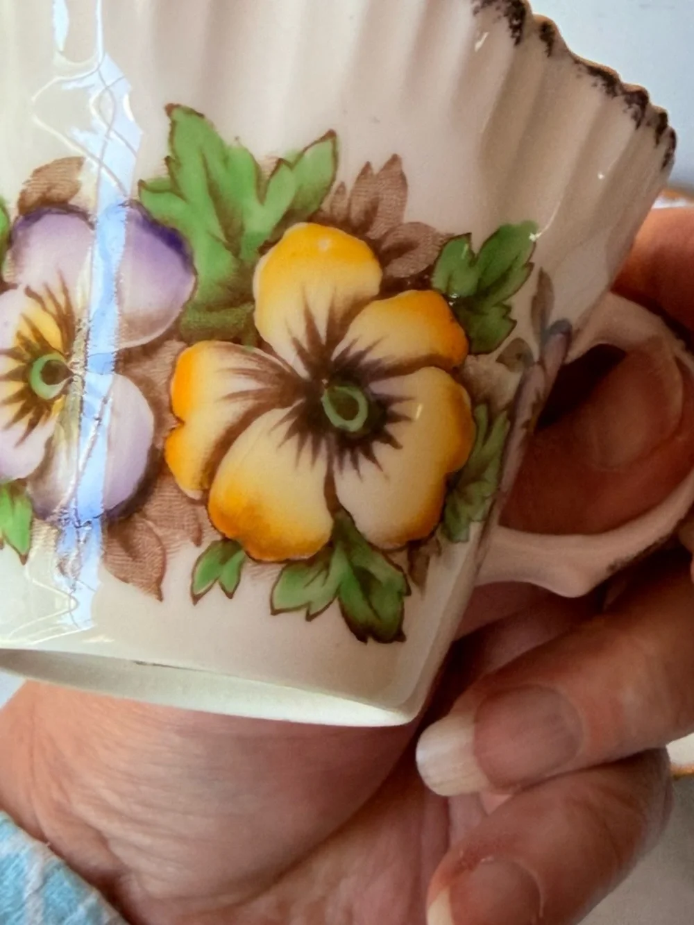 Vintage Floral Gold-Trim Teacup & Saucer Set